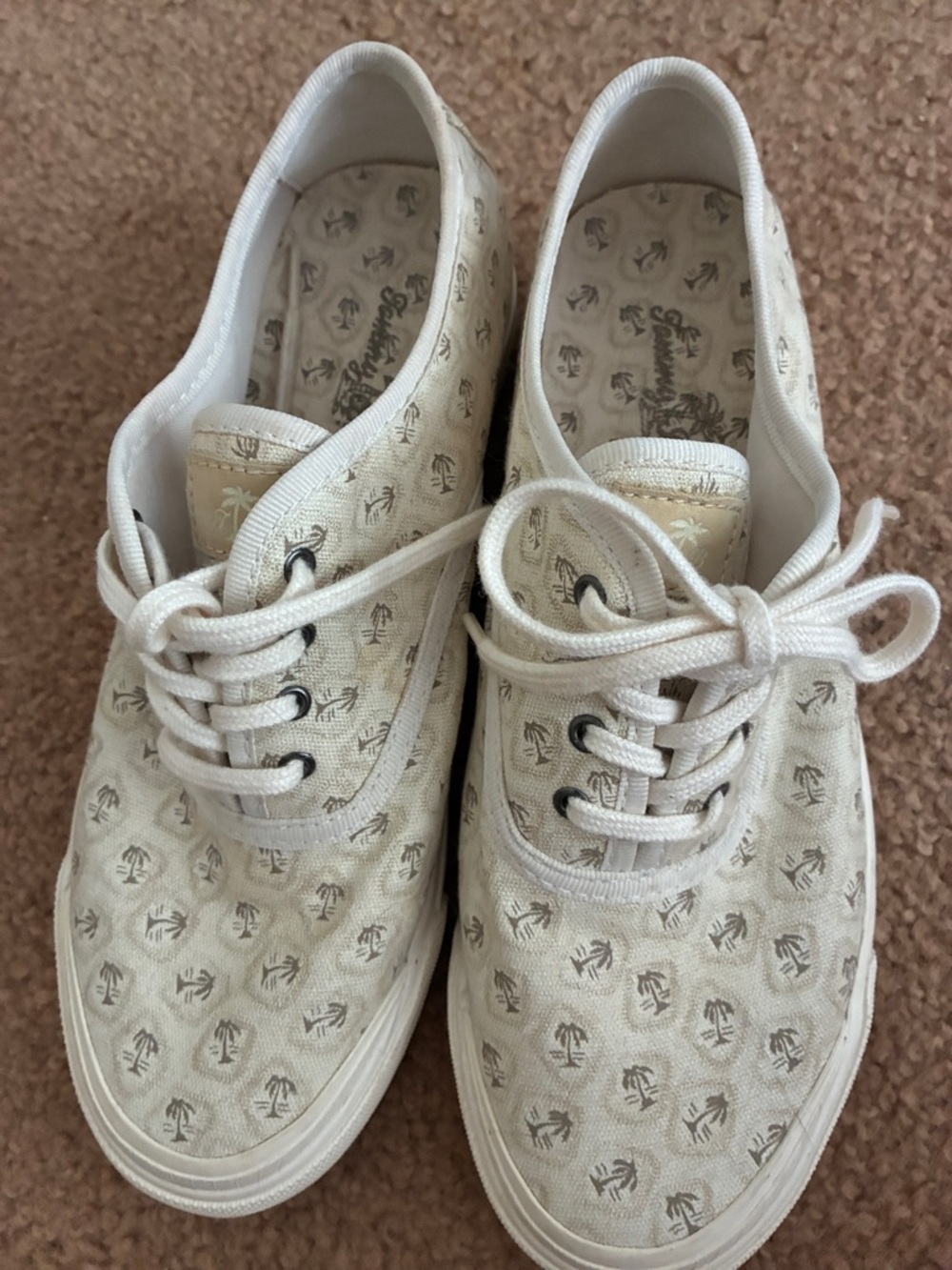 Tommy Bahama women’s Cream  and green Canvas Sneakers with Palm Motif